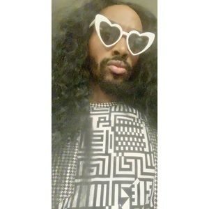 Meet your Posher, Dominique